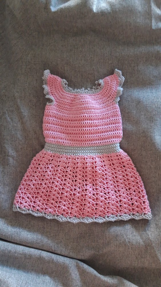 Süßes Häkelkleid