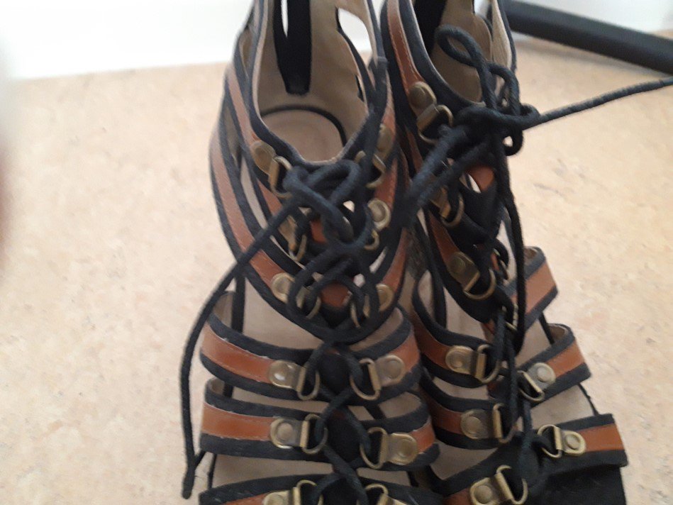 Sommerschuhe/Römer-Keil-Sandaletten