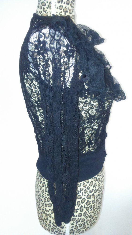 Strickjacke Spitze-ähnlich mit Rüschen 