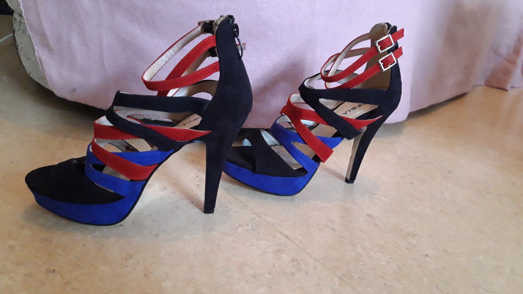 Samtige Heels