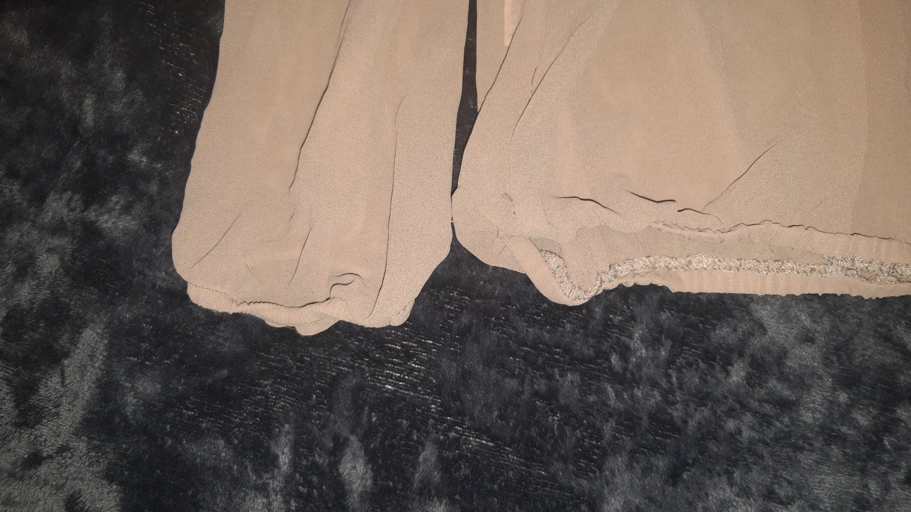 Durchsichtige Bluse mit Fake-Knopfleiste am Rücken