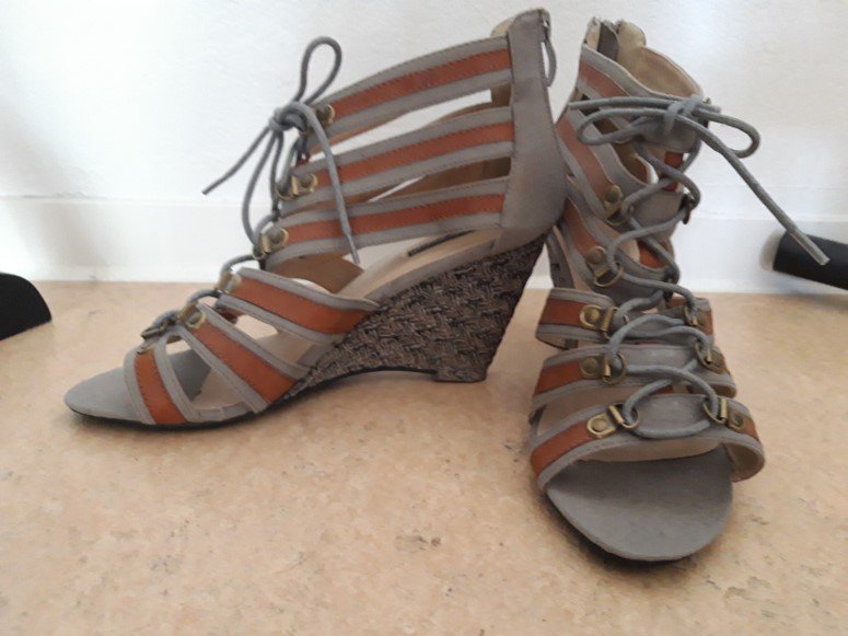 Sommerschuhe/Römer-Keil-Sandaletten