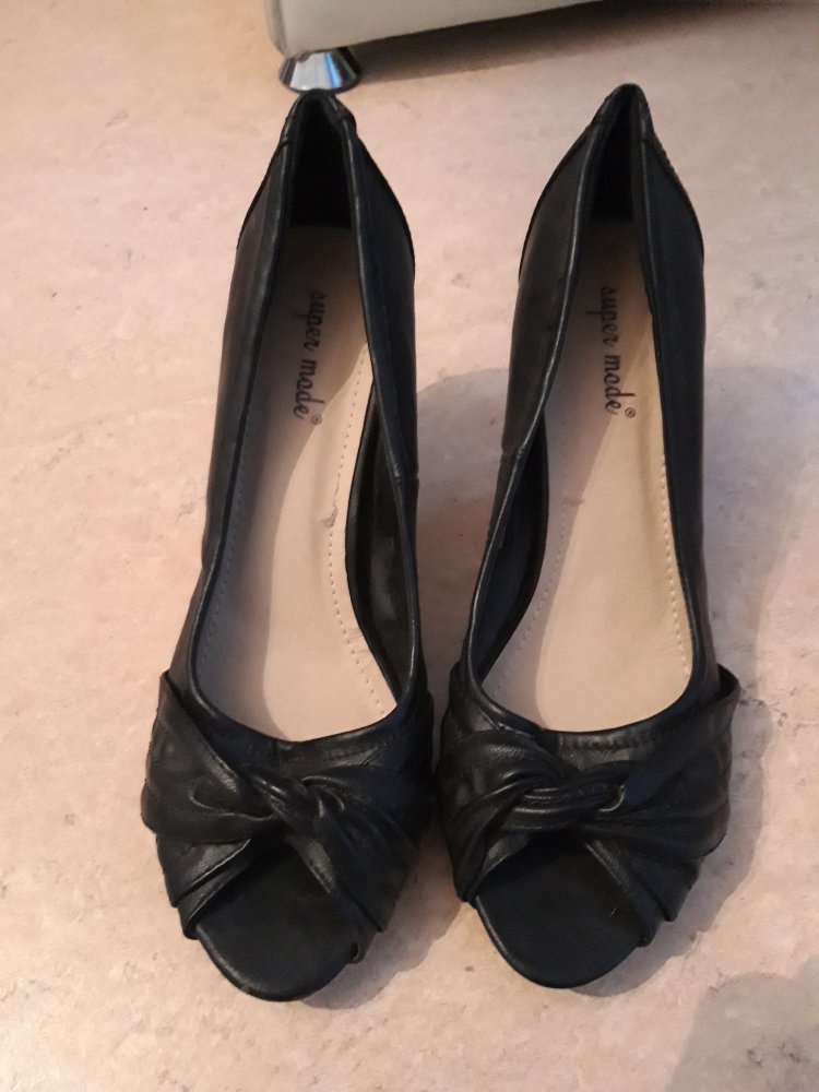 Peeptoe Pumps