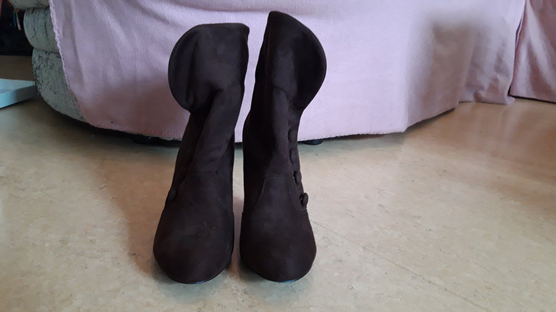 Samtige braune Stiefeletten 