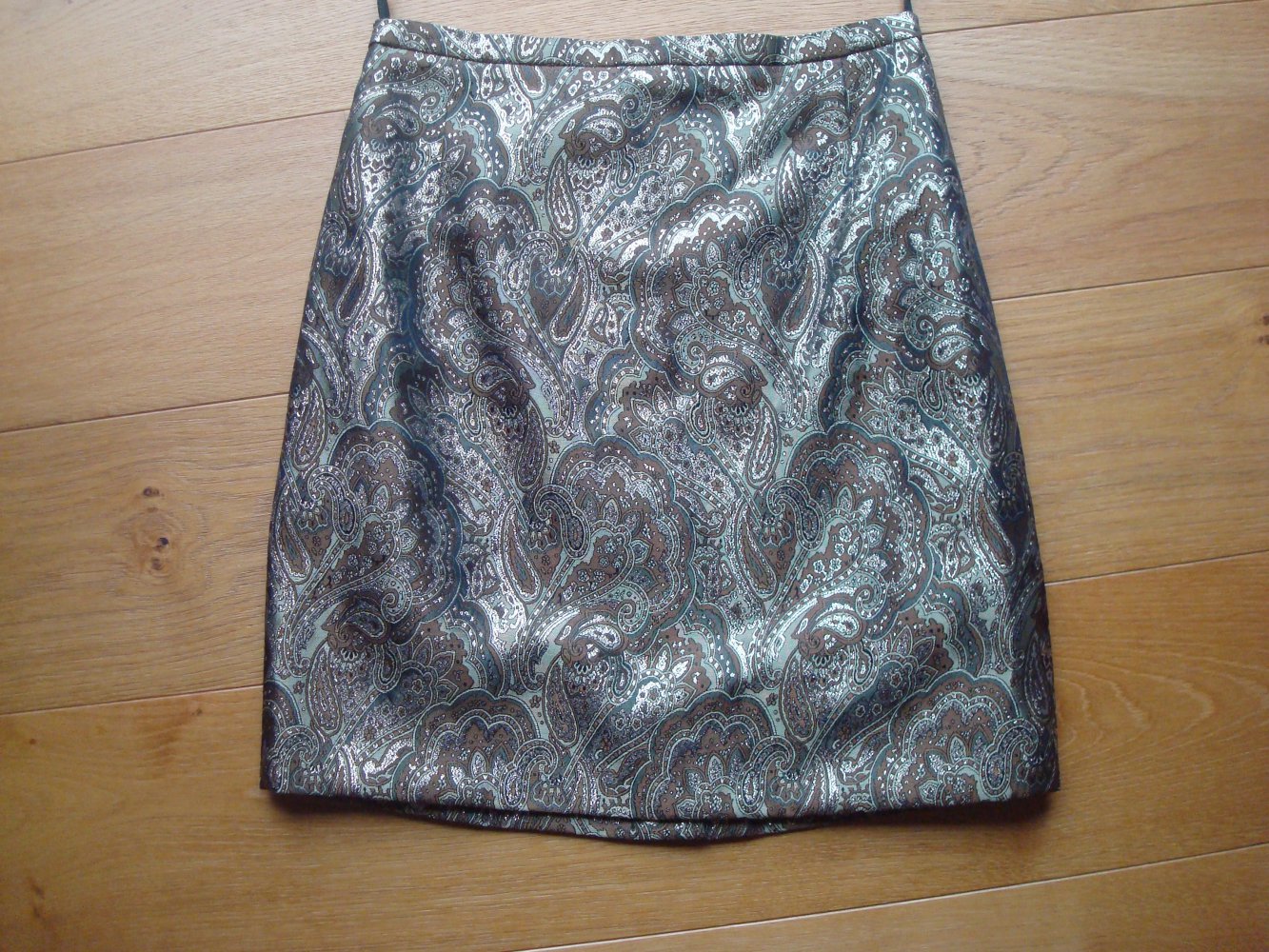 kurzer Rock, Stiftrock mit Paisleymuster