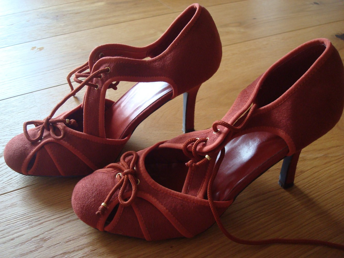 schicker extravaganter Pumps, Sandale, High Heel 