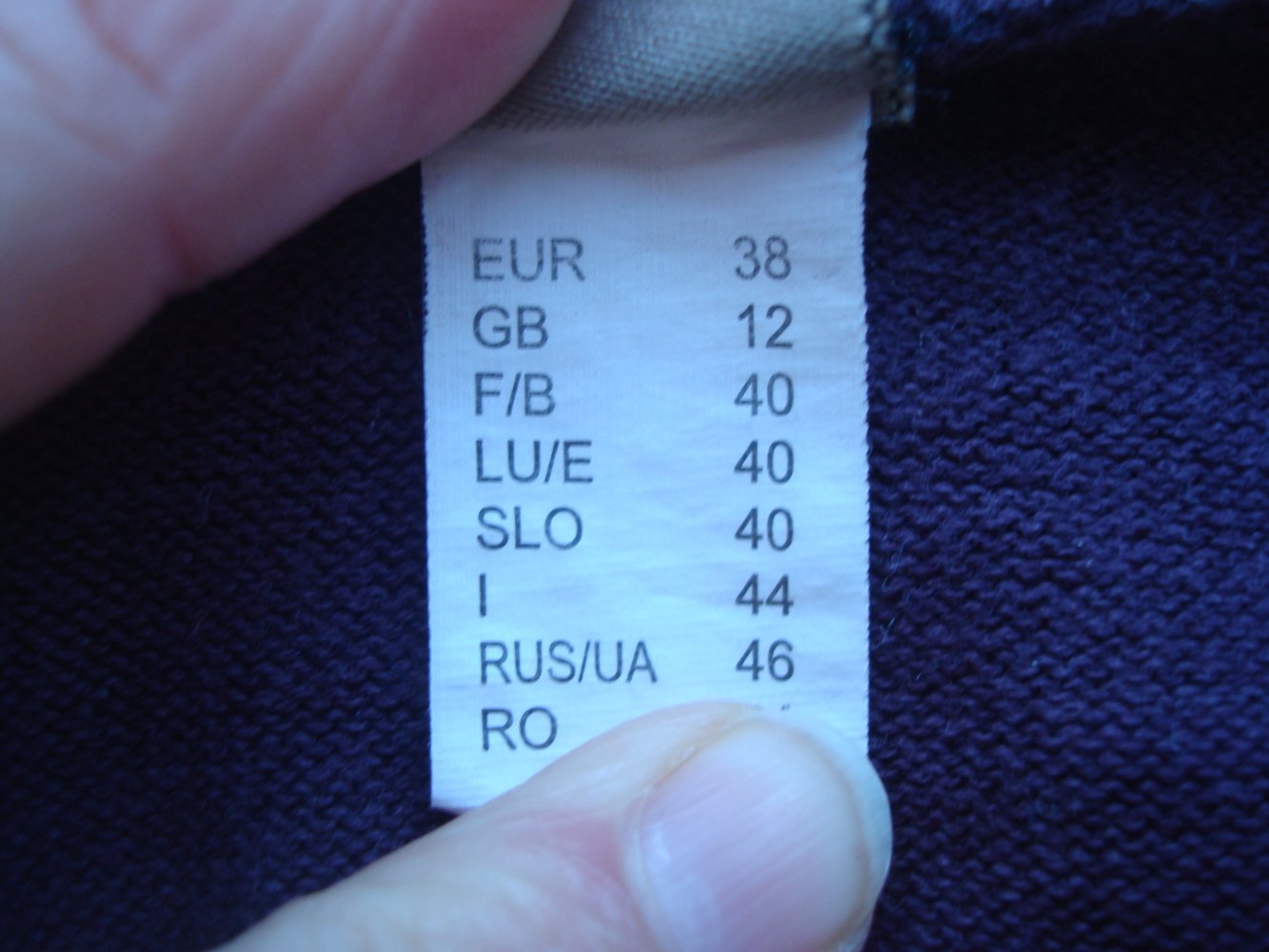 dünne Strickjacke, Cardigan in aubergine