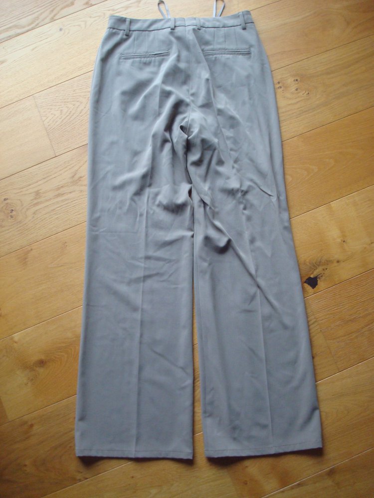 weit geschnittene Hose, Marlenehose