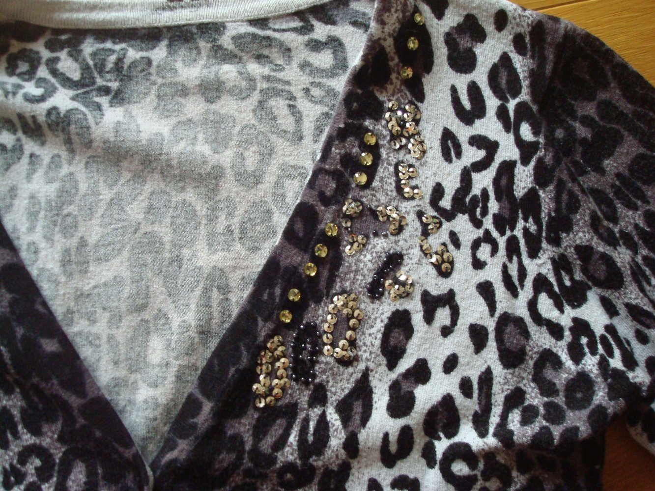 schicke Ausgehjacke, Bolero, Cardigan mit Leopardenprint und Pailietten