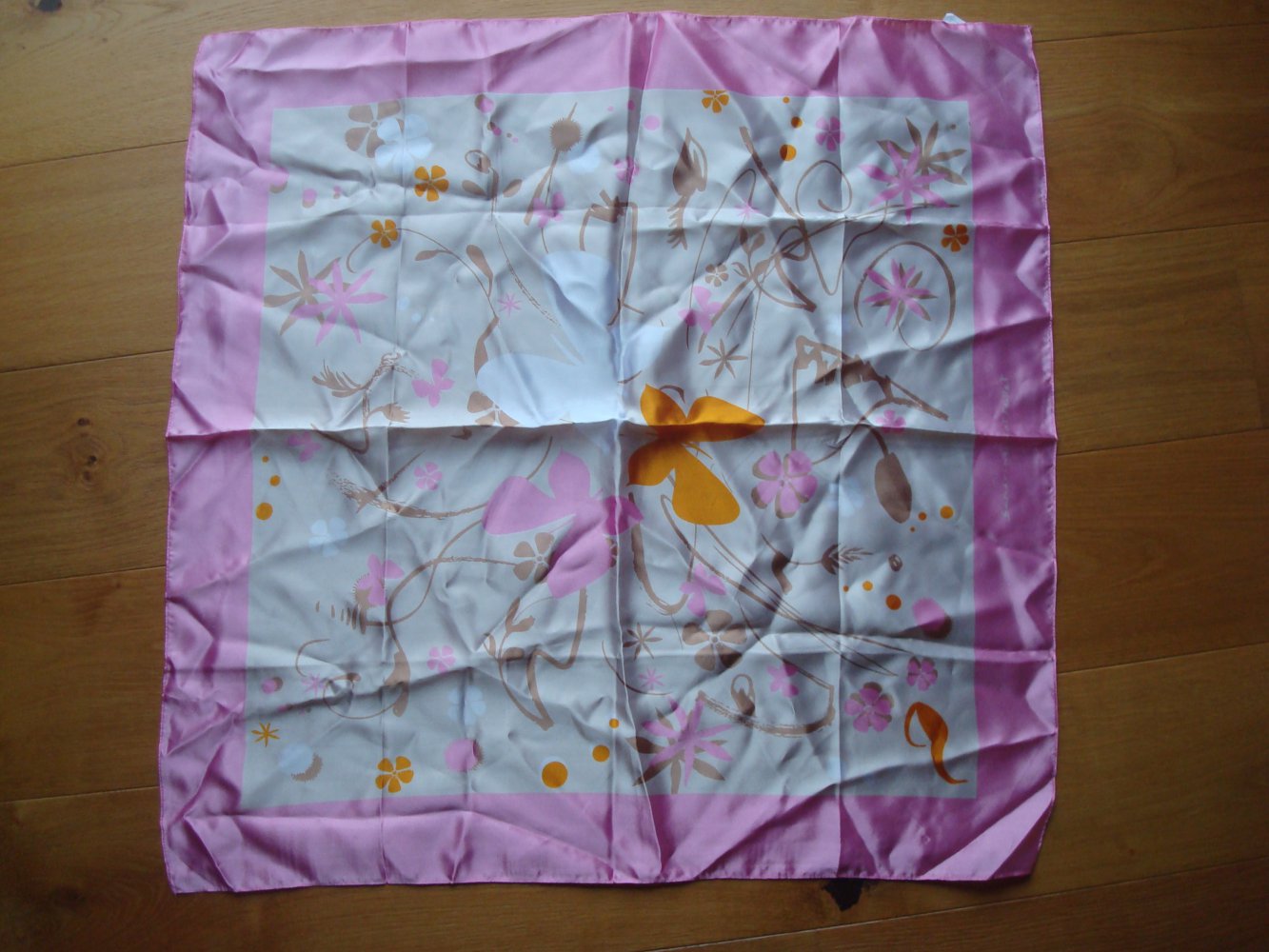 Tuch, Halstuch mit Blumendruck Neu