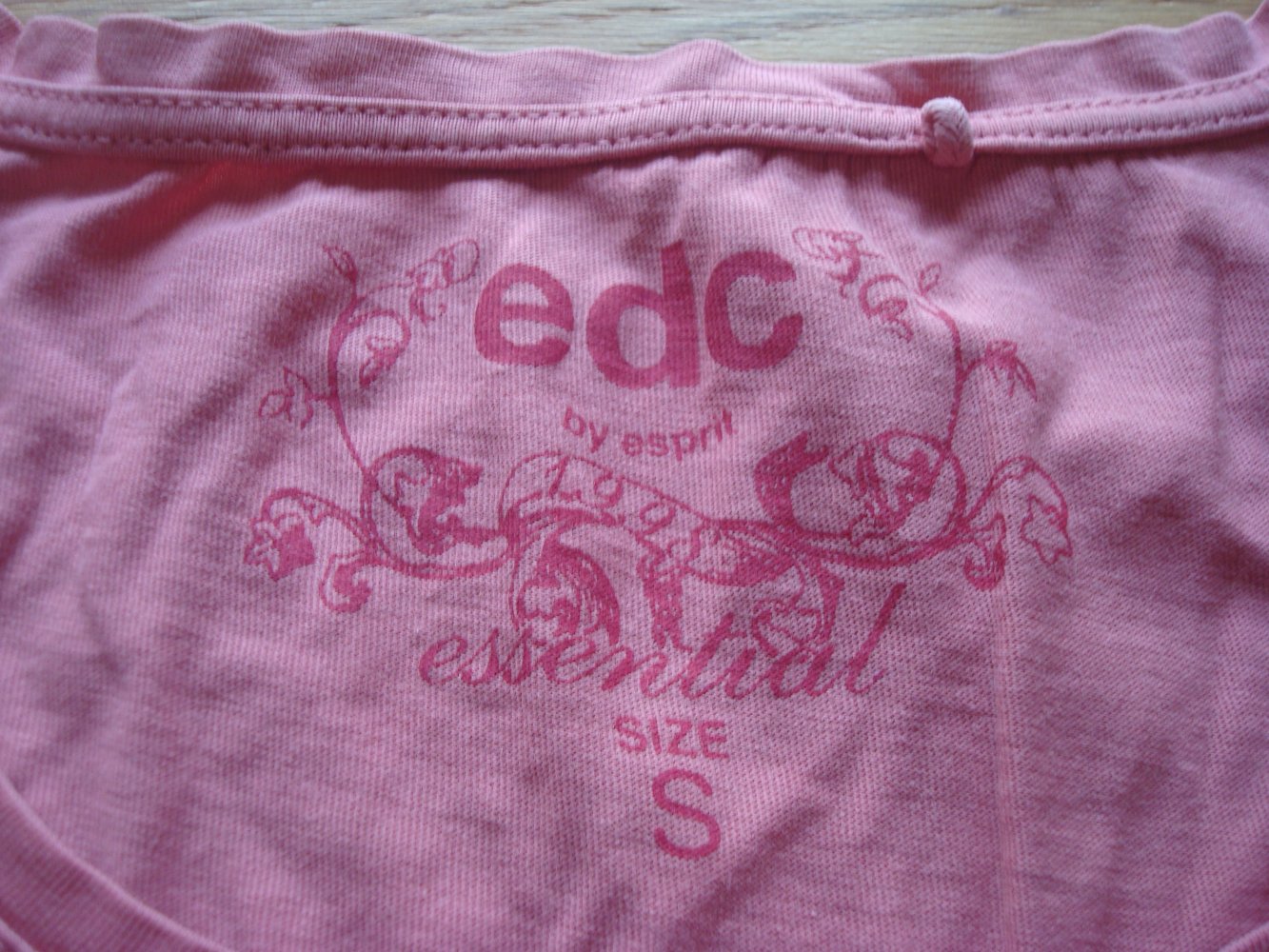 Shirt, T-Shirt in rosa von EDC