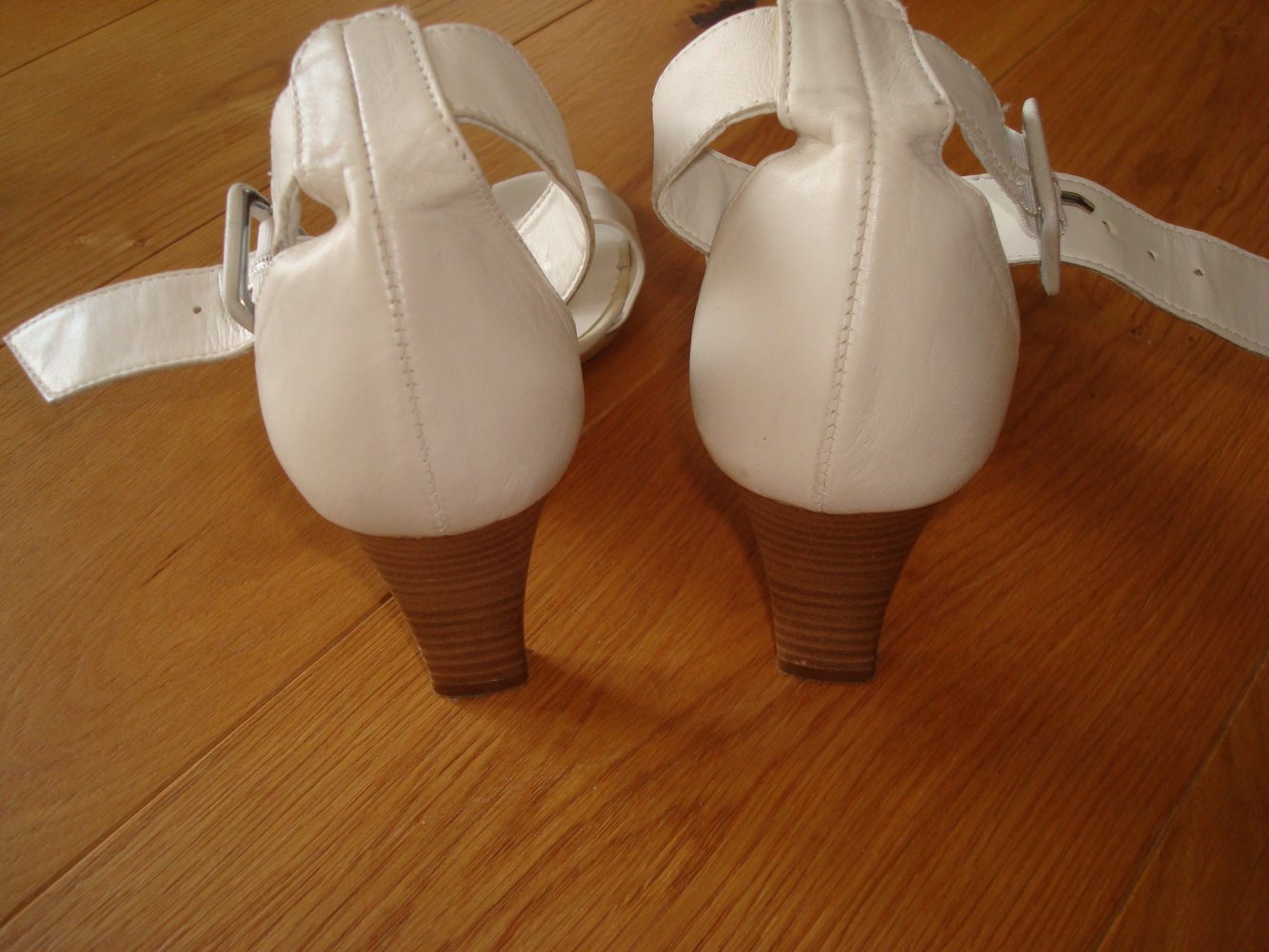 schicke Sandalen, Brautschuhe Top Zustand