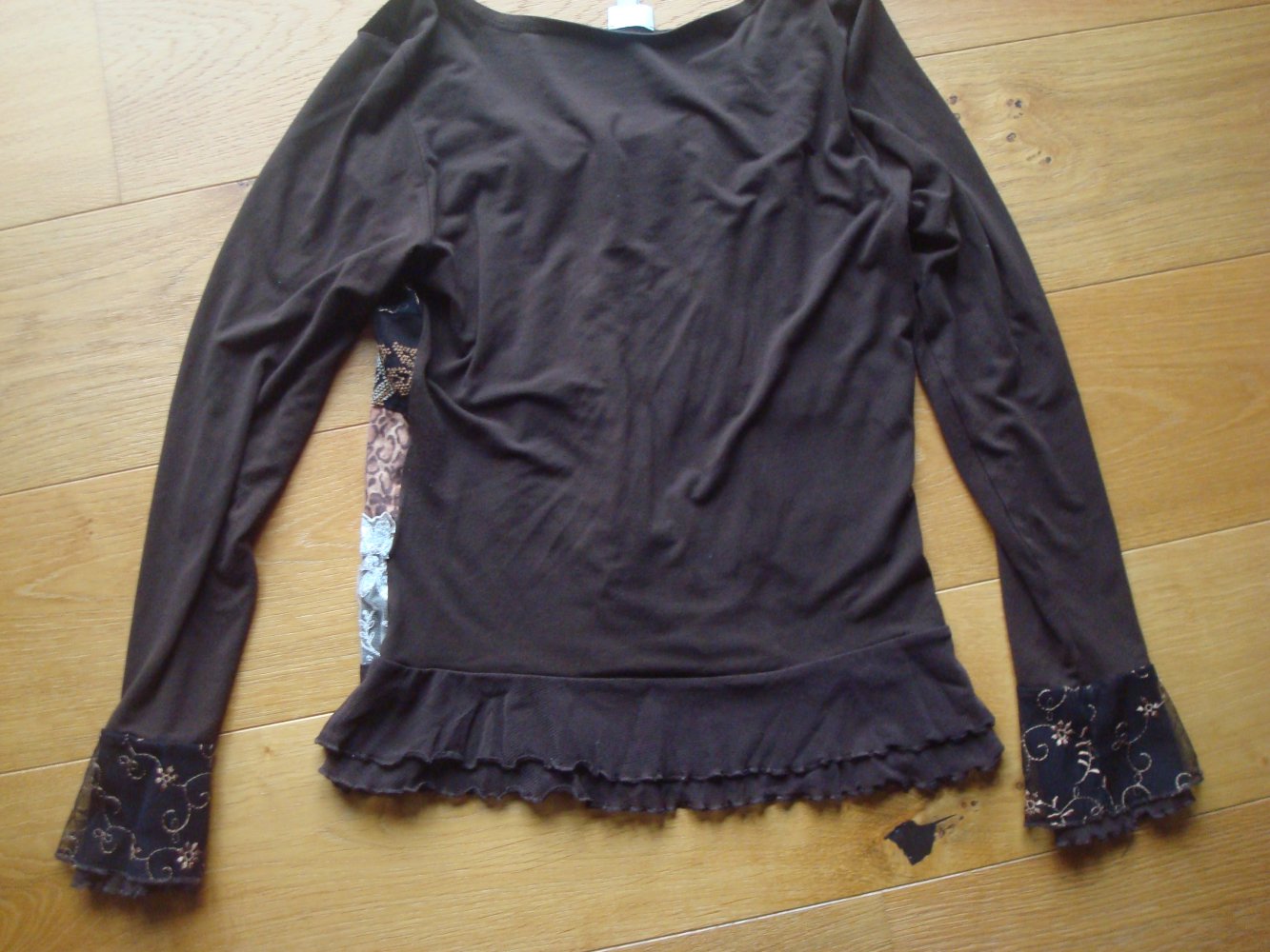 toller Cardigan, Bluse mit Spitze und Samt