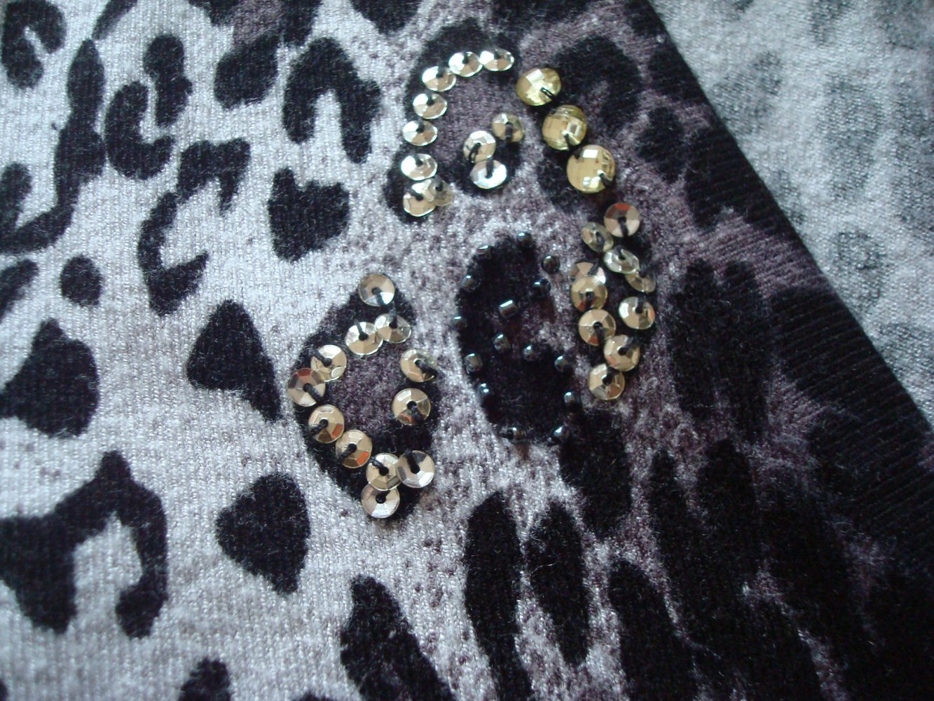 schicke Ausgehjacke, Bolero, Cardigan mit Leopardenprint und Pailietten