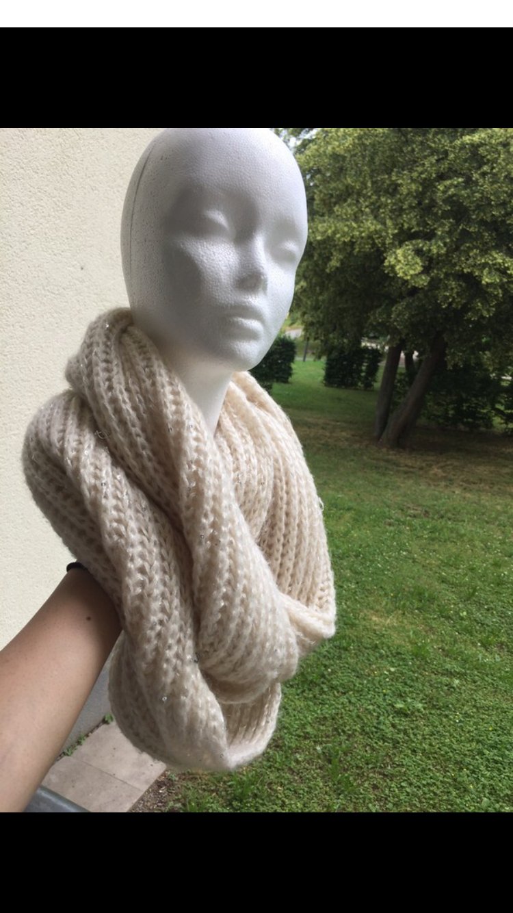 Naturweißes Schlauch Schal 