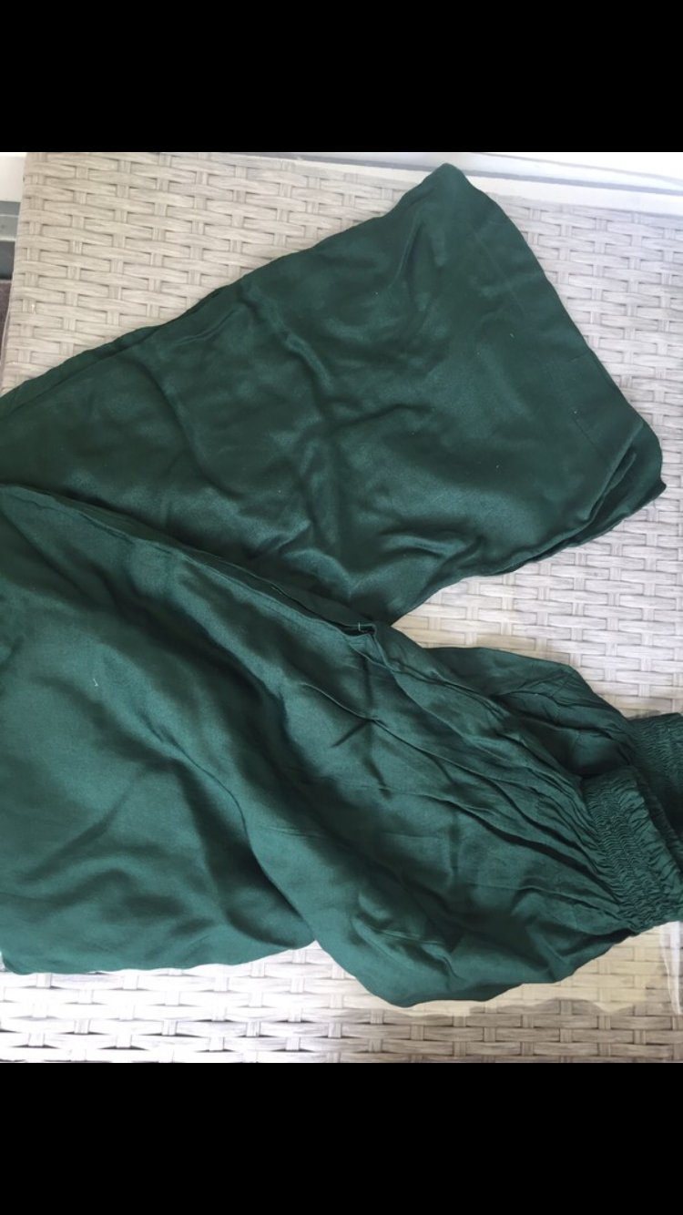 Wunderschönes Rot grünes Kleid inklusive stoffhose