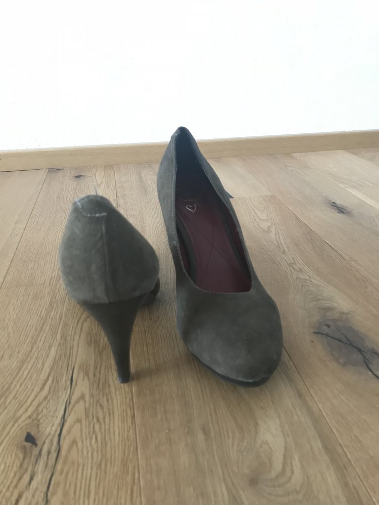 Neue Pumps mit Plateau von Görtz 17 Leder Velour Khaki grün 