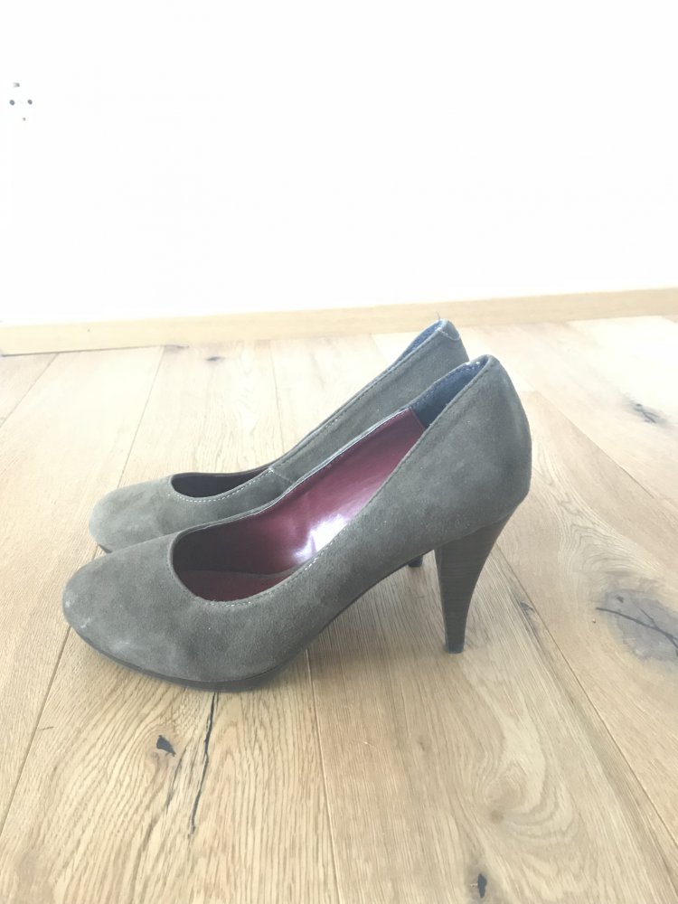 Neue Pumps mit Plateau von Görtz 17 Leder Velour Khaki grün 