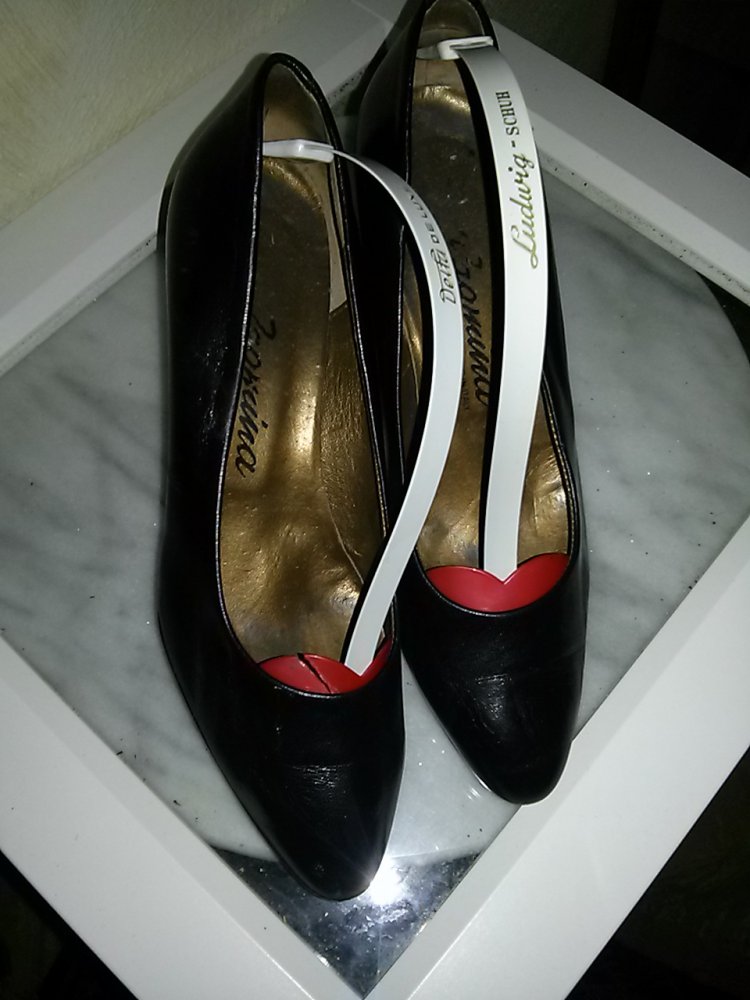 Pums von Dagmina (Made in Italy) - schwarzes Leder- Gr.37