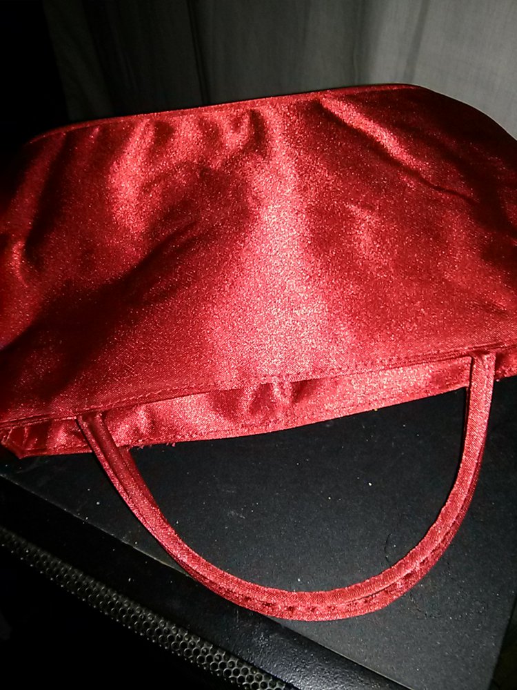Schminktasche- rotes Satin-neu