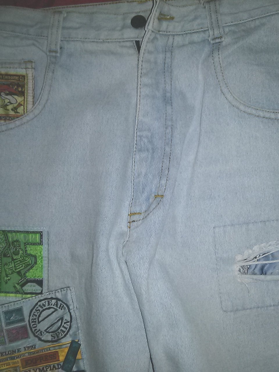 kurze 5-pocket-Jeans mit Appliaktionen- Gr.M (US)