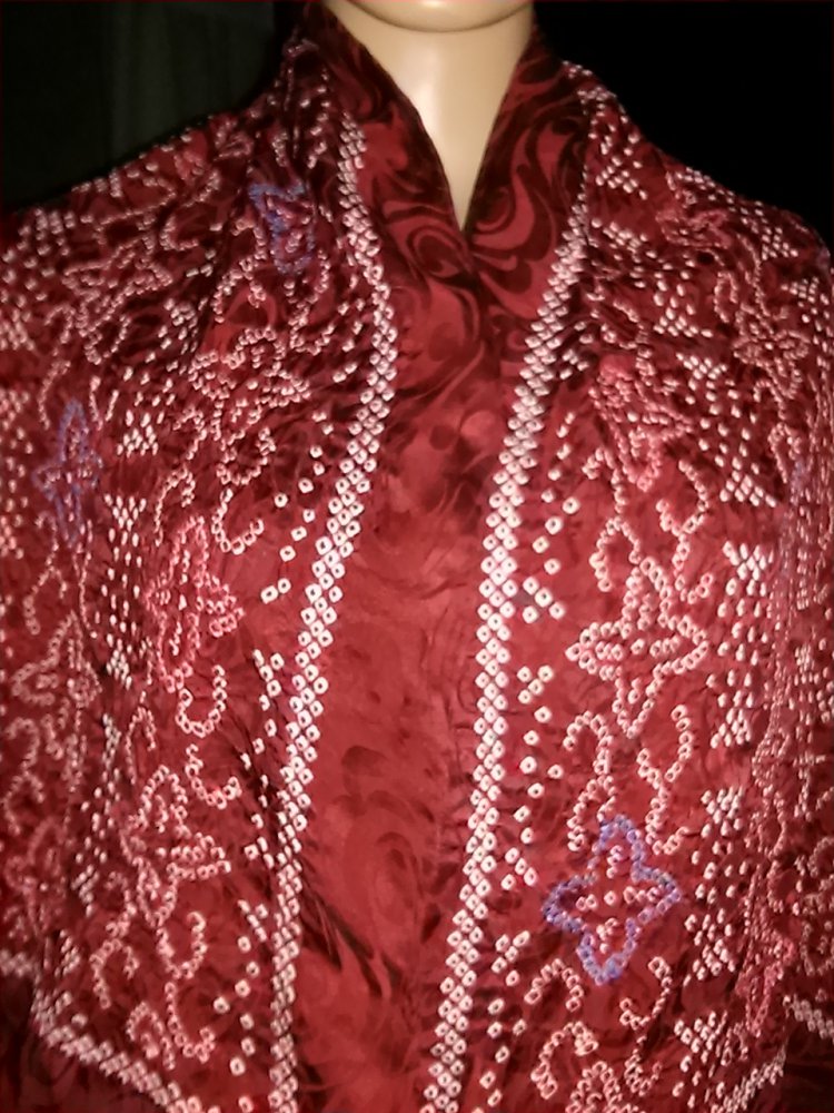 Seidenschal- 1,24 cm lang - 46 cm breit aus Hongkong