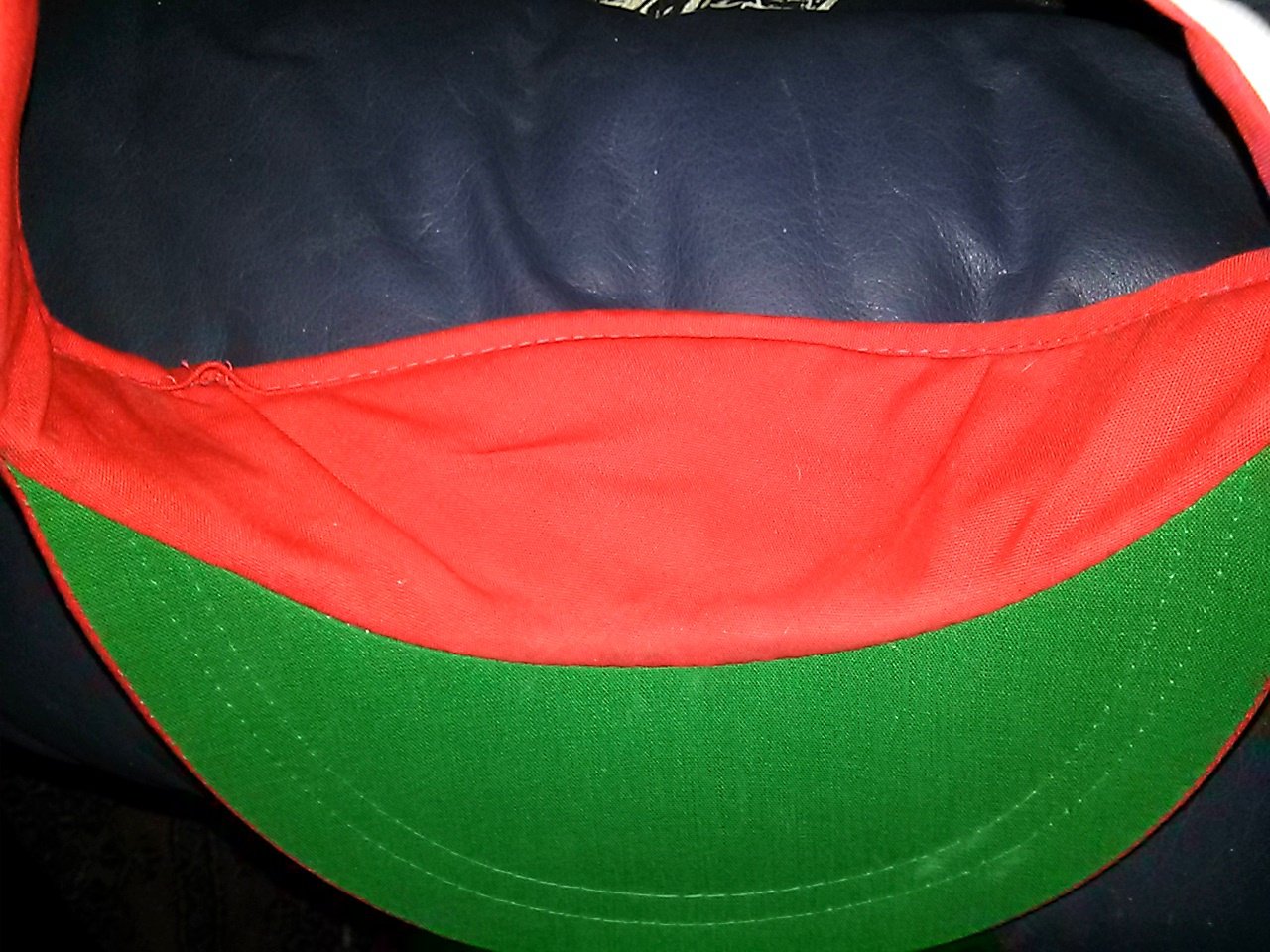 Sonnenschutz-Cap rot/weiss