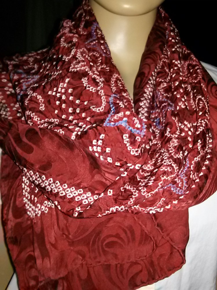 Seidenschal- 1,24 cm lang - 46 cm breit aus Hongkong