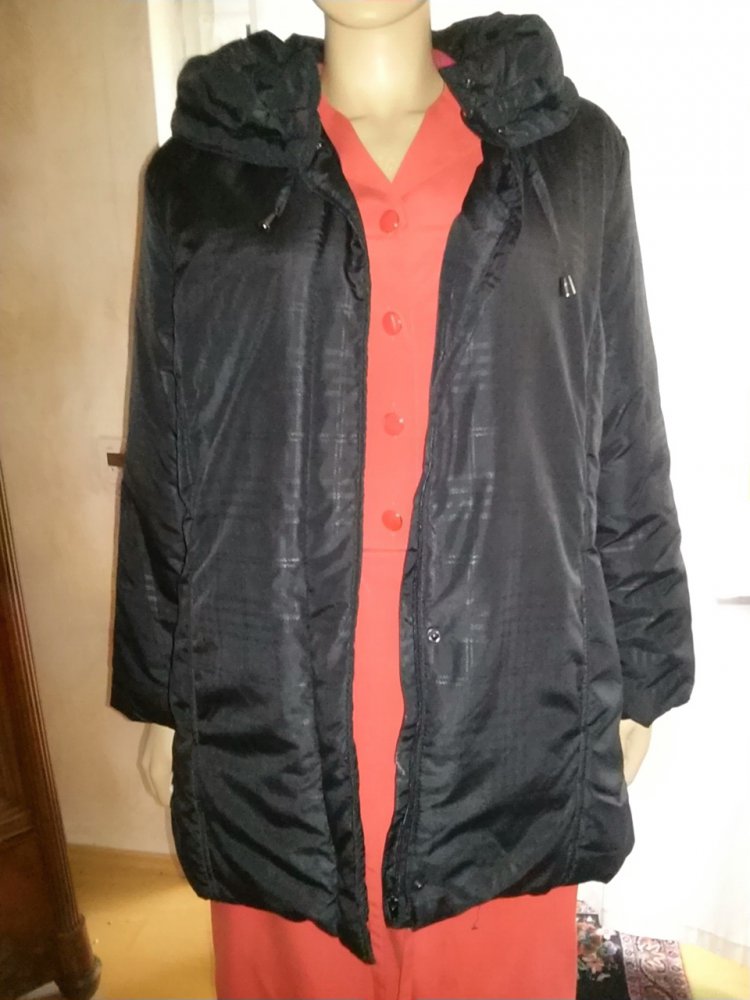 Damensteppjacke schwarz - Gr.M (40/42)