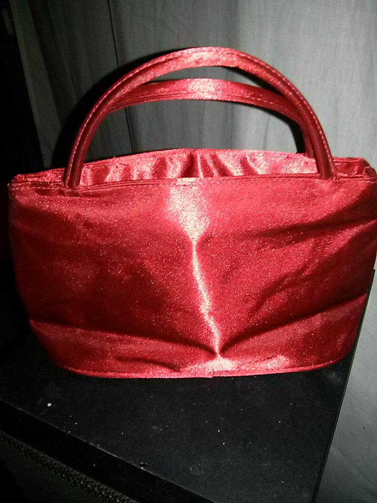 Schminktasche- rotes Satin-neu