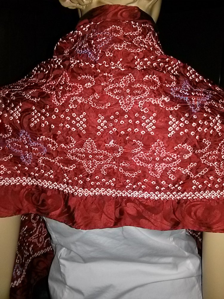 Seidenschal- 1,24 cm lang - 46 cm breit aus Hongkong