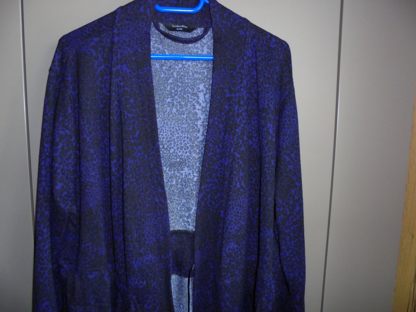 NEU: Hunkemöller Damen Bademantel Gr. XL lila/schwarz flauschig m. Gürtel