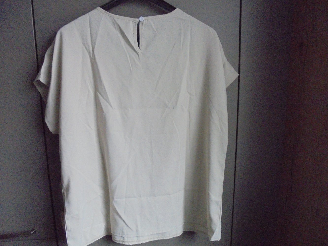 Neu: Damen Blusenshirt creme mit schwarze Spitze Gr. XL