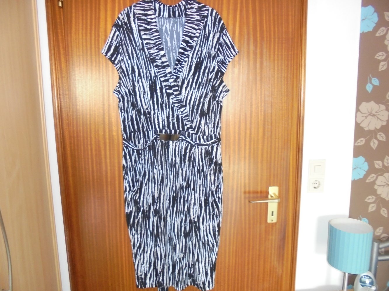 wunderbares Damen Sommerkleid schwarz/ weiß gemustert Gr. L/XL