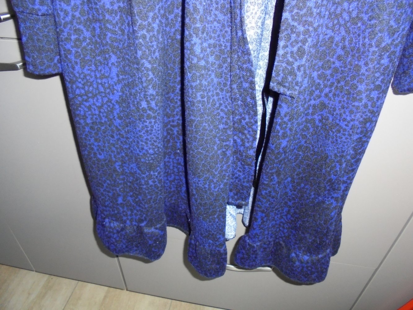 NEU: Hunkemöller Damen Bademantel Gr. XL lila/schwarz flauschig m. Gürtel