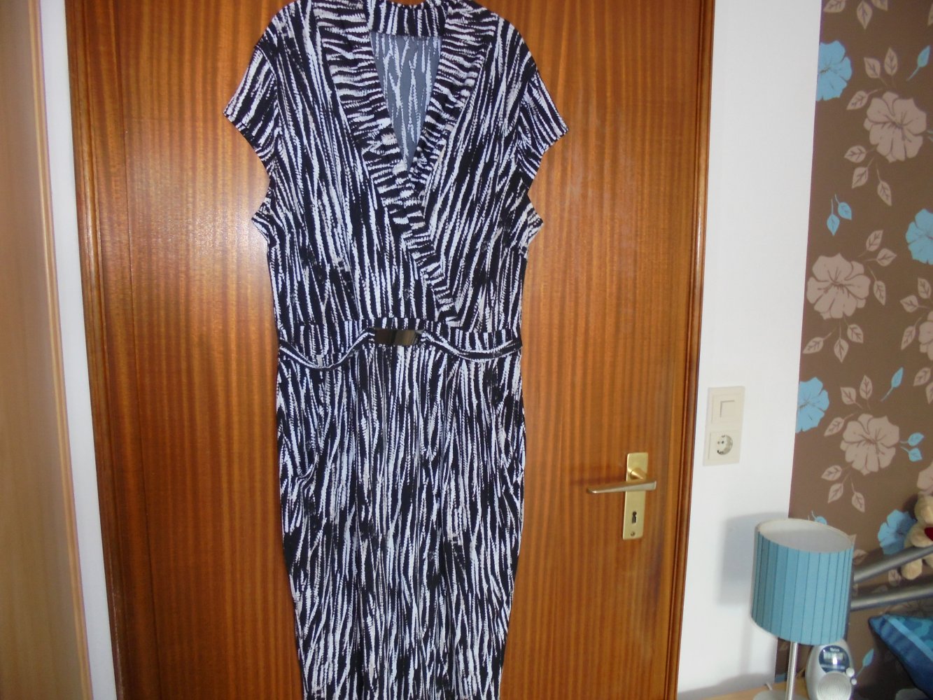 wunderbares Damen Sommerkleid schwarz/ weiß gemustert Gr. L/XL