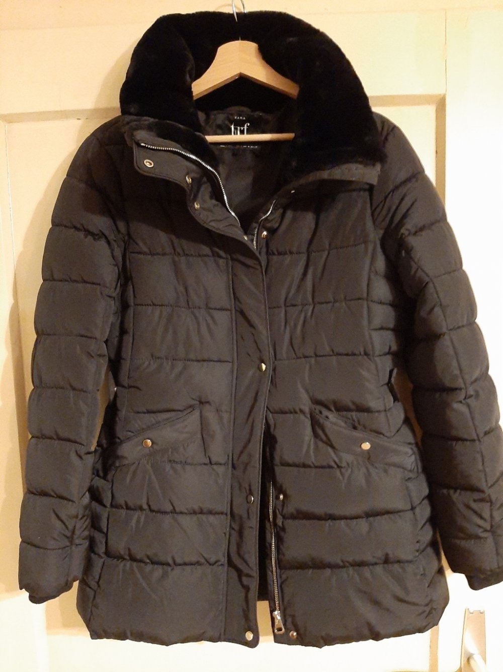 SCHWARZE STEPPJACKE VON ZARA HERVORRAGENDER ZUSTAND