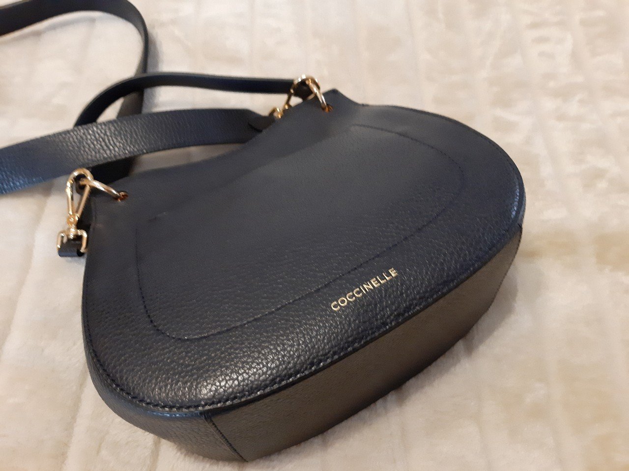 NEUWERTIGE SCHWARZE ECHT LEDER TASCHE VON COCCINELLE