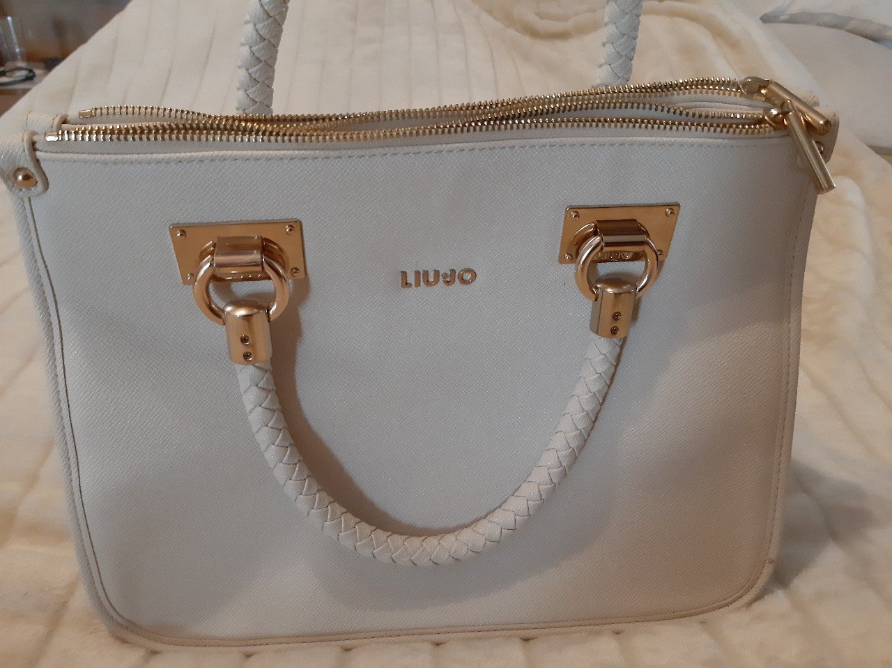 LIU JO TASCHE IN WEISS GOLD NEUWERTIG