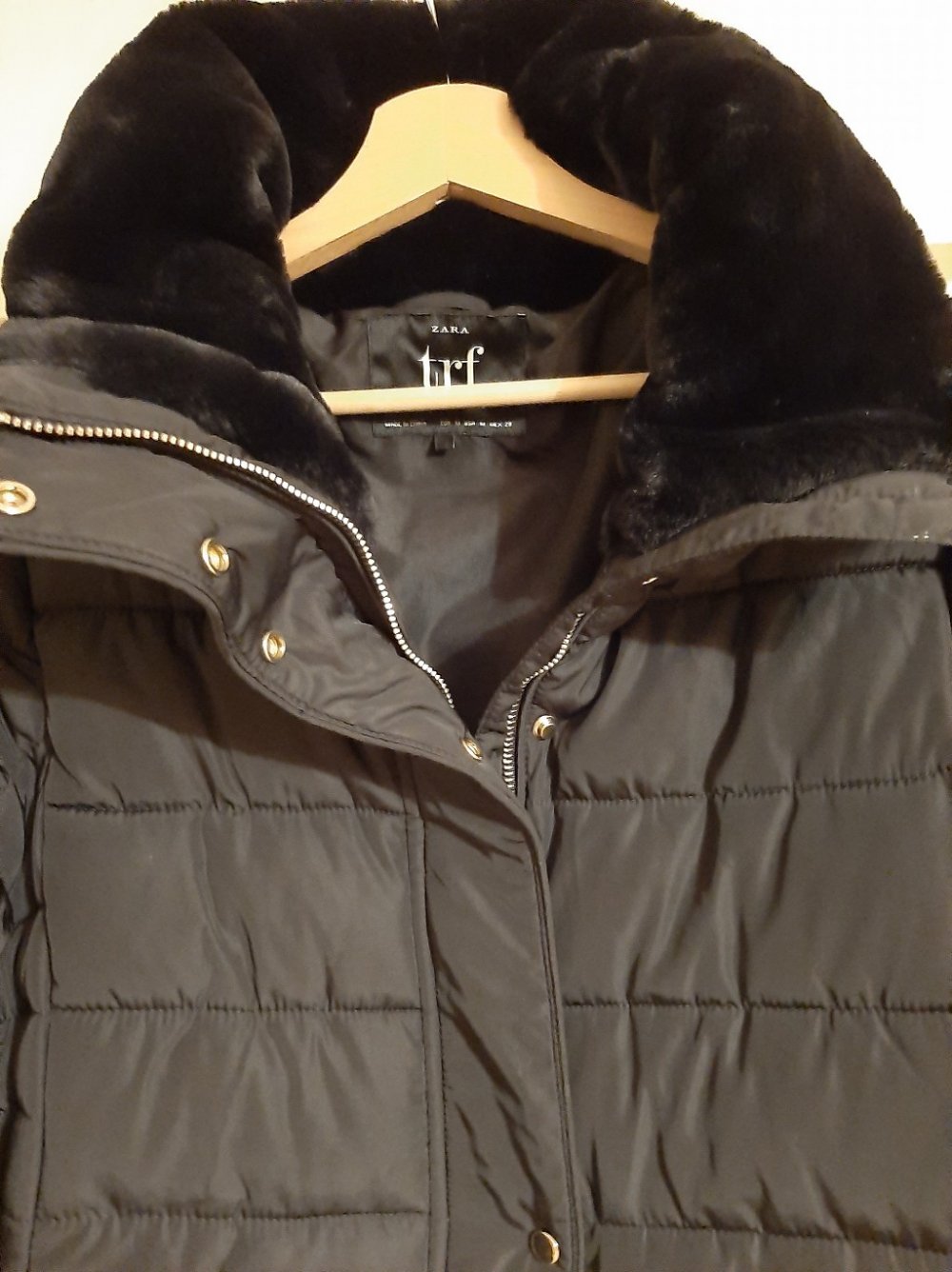 SCHWARZE STEPPJACKE VON ZARA HERVORRAGENDER ZUSTAND