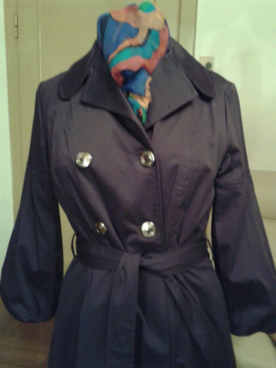 NEUER TRENCHCOAT IN VIOLETT GR.: 38, S/M