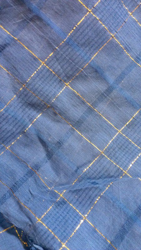 blau kariertes Halstuch mit Fransen und Goldfäden