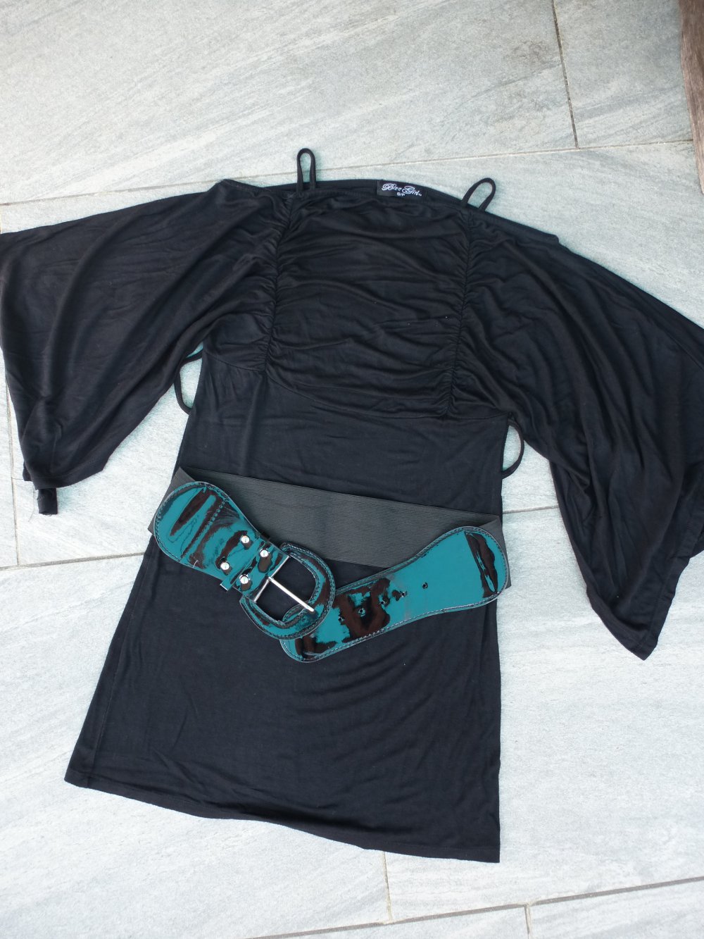 Kleid mit Fledermausärmeln