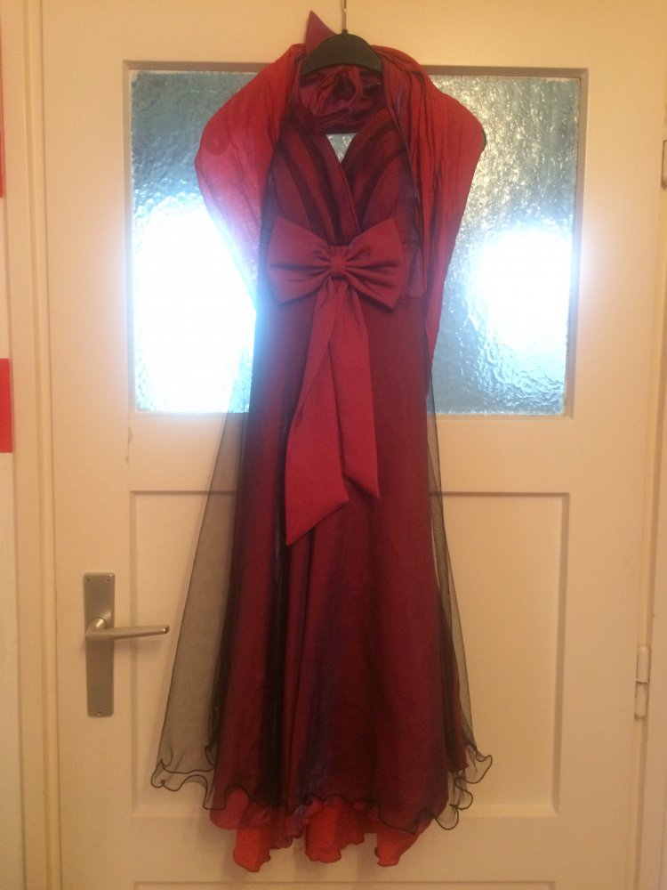 Rotes Kleid von Fussl Modestraße