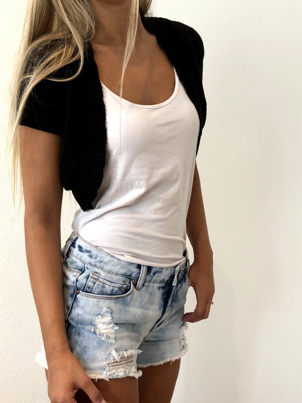 Schwarzer Strickbolero