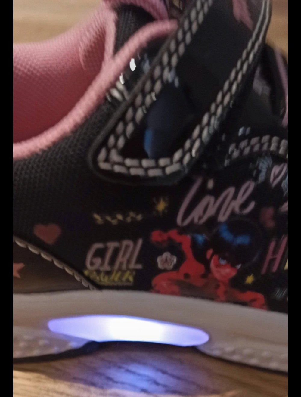 Coole Turnschuhe / Sneaker, Größe 28, Miraculous, mit Blinkfunktion, Neu,