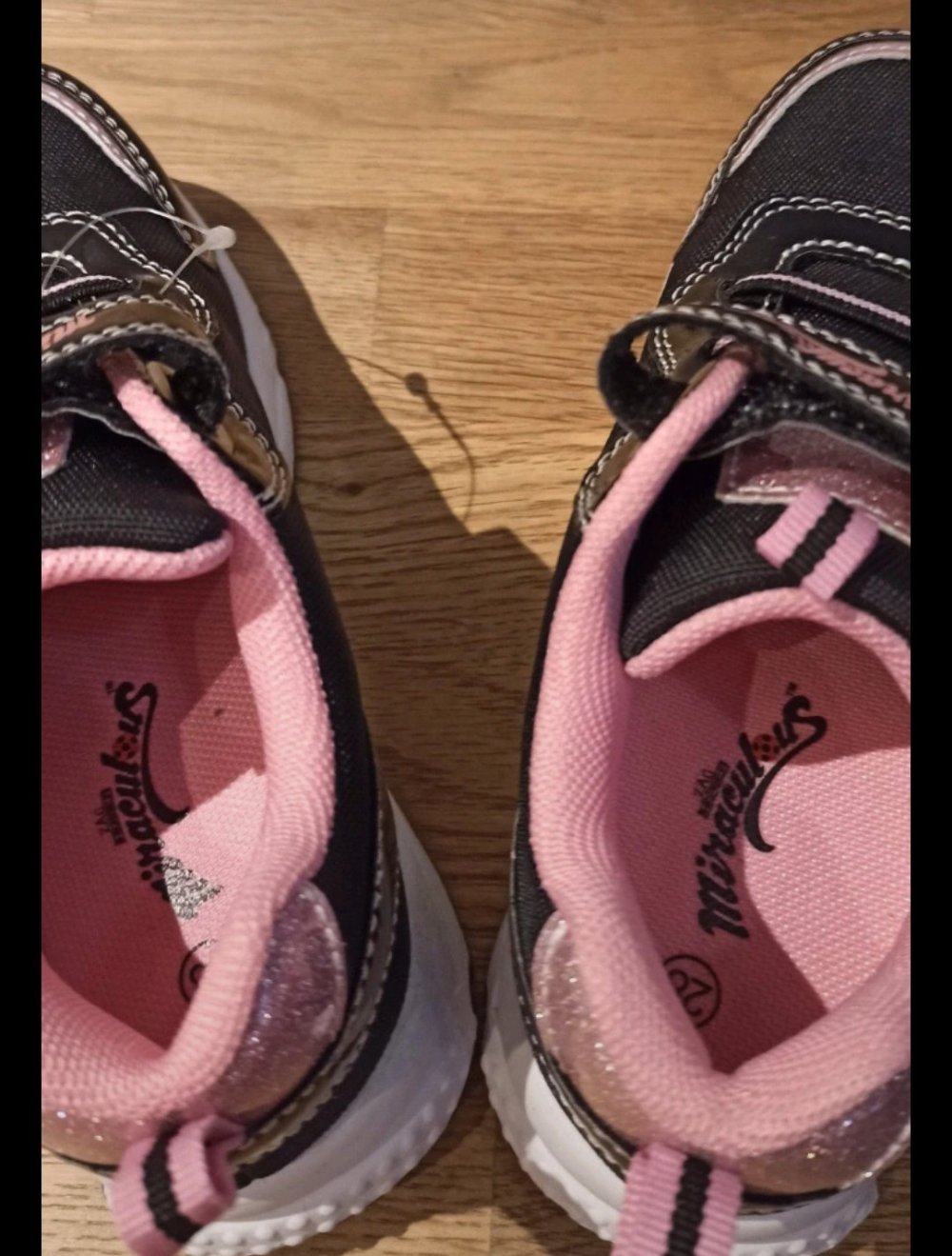 Coole Turnschuhe / Sneaker, Größe 28, Miraculous, mit Blinkfunktion, Neu,