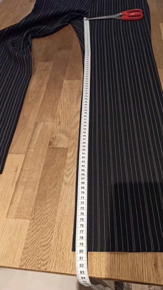 Schöne Vintage Nadelstreifen-Stoffhose, Größe 38 