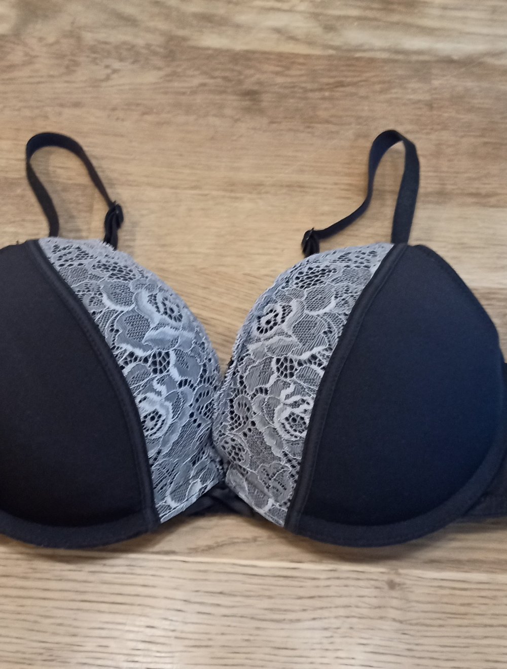 Schöner BH, H&M, stark gepolstert, Größe 80A.