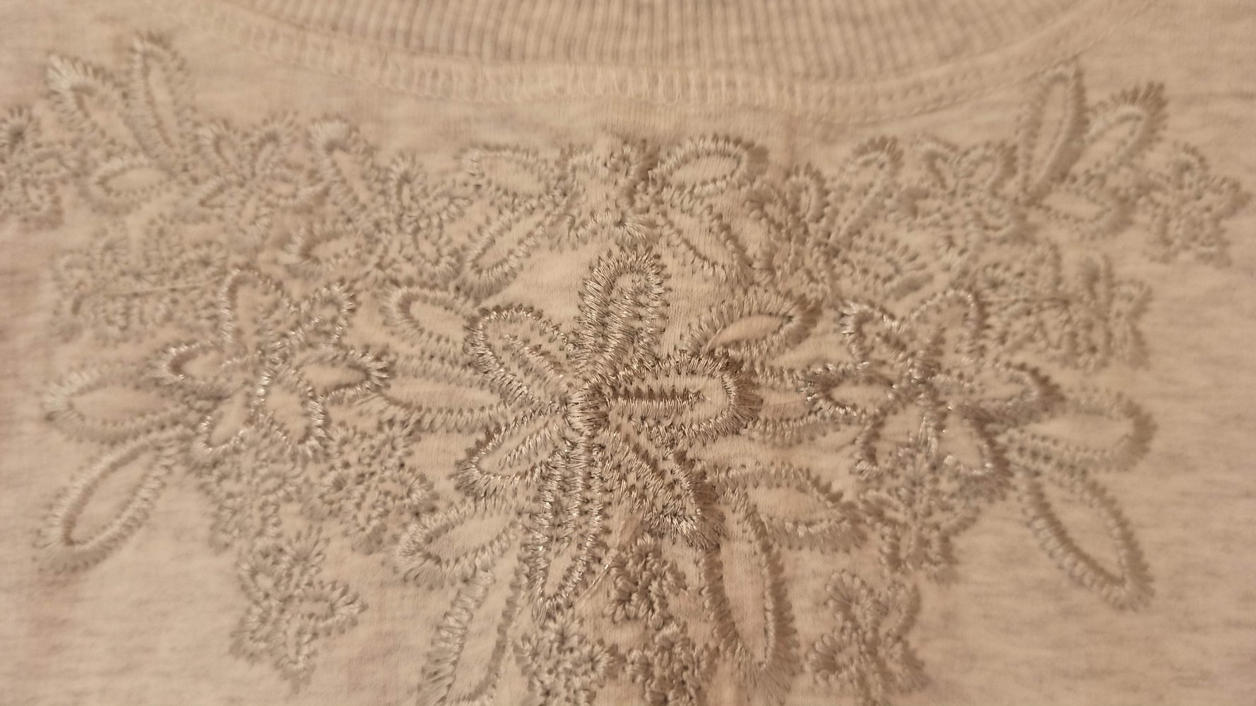 Wunderschöner Pulli, Größe 40-42